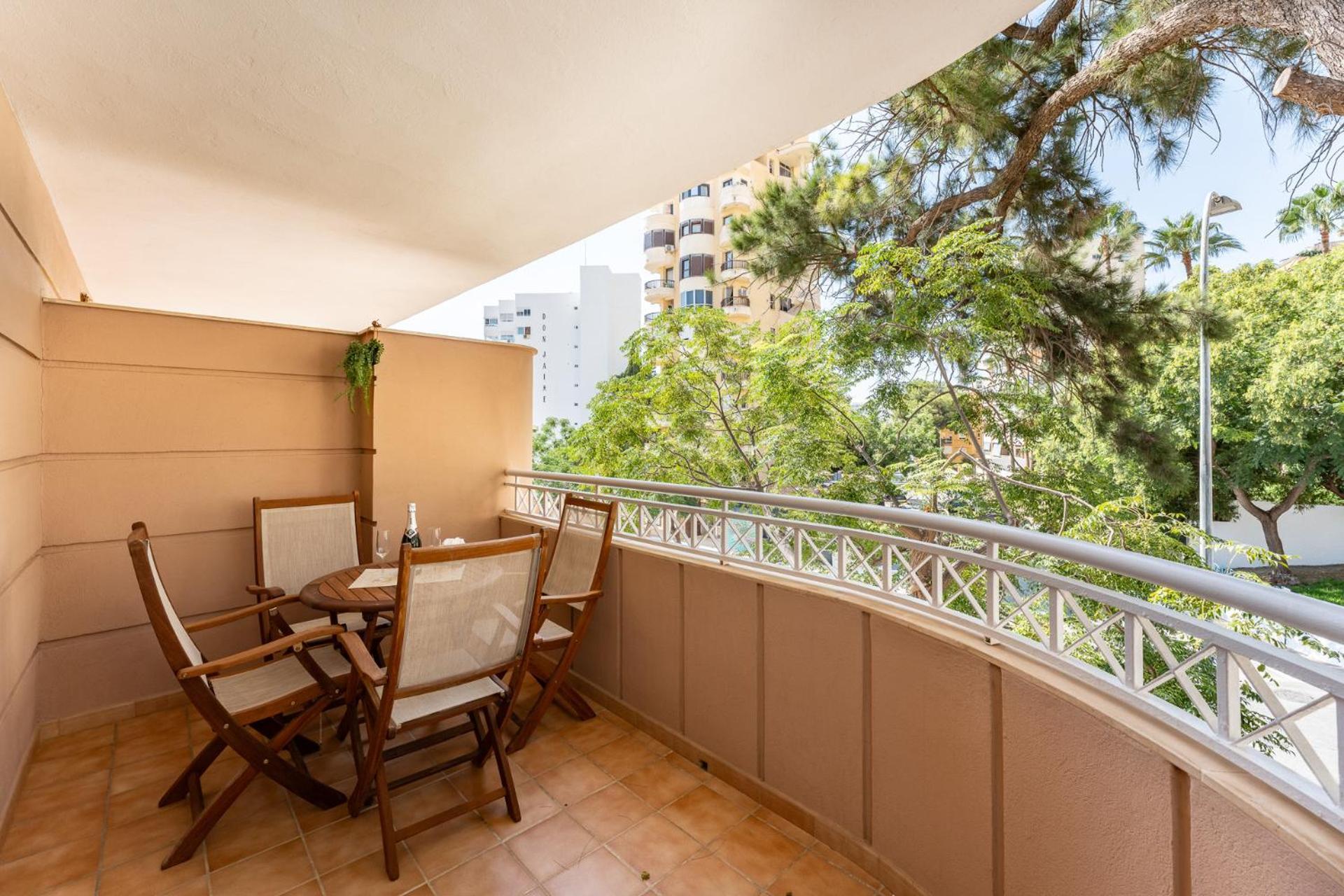 Malagasuite Costa Sol Oasis Torremolinos Ngoại thất bức ảnh