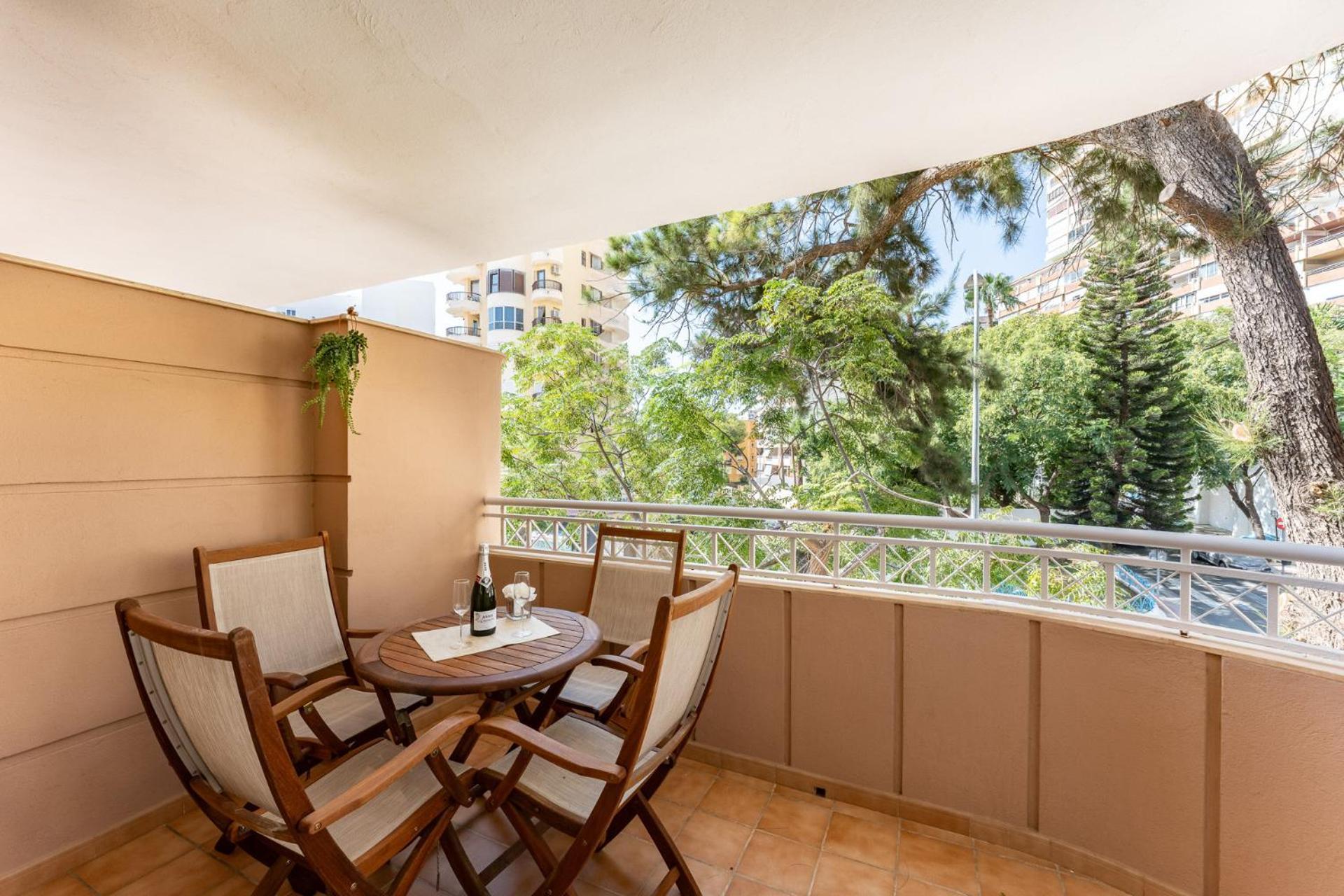 Malagasuite Costa Sol Oasis Torremolinos Ngoại thất bức ảnh