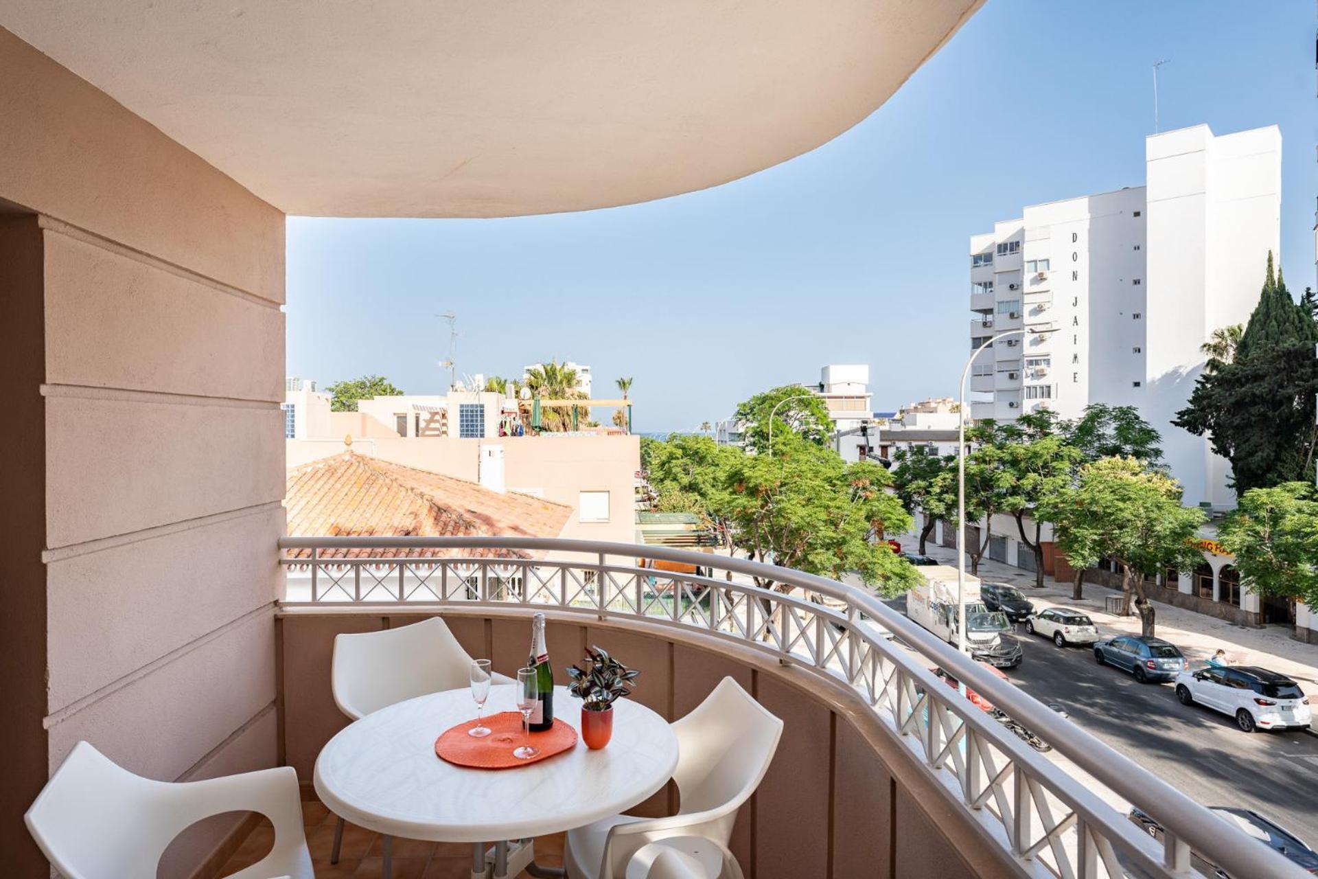 Malagasuite Costa Sol Oasis Torremolinos Ngoại thất bức ảnh